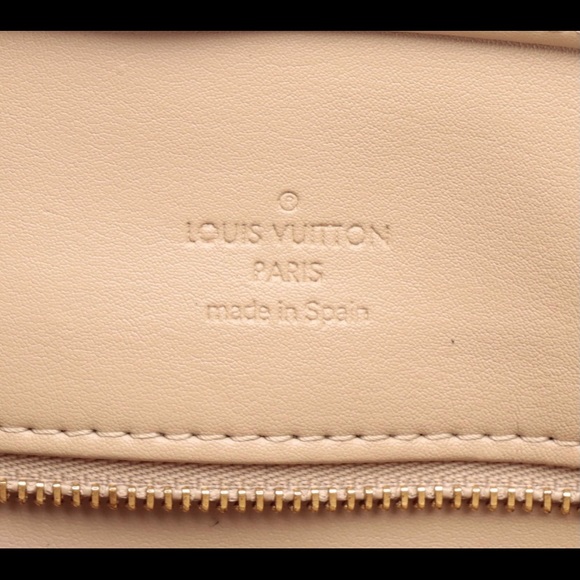 Authentic Louis Vuitton Houston Tote Bag in Monogram Vernis and Vachetta Leather - Picture 7 of 16